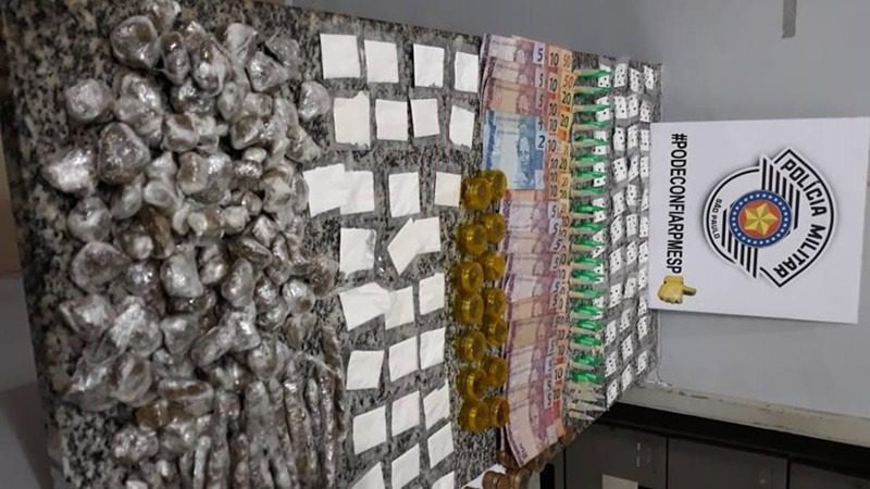 Drogas apreendidas pela PM/SP na Vila Nova União, em Mogi das Cruzes