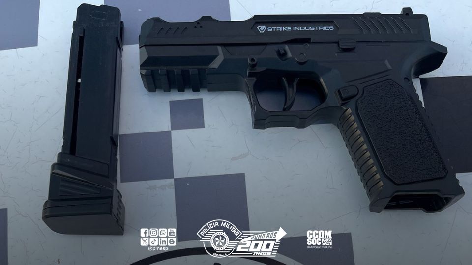 Arma falsa (simulacro)